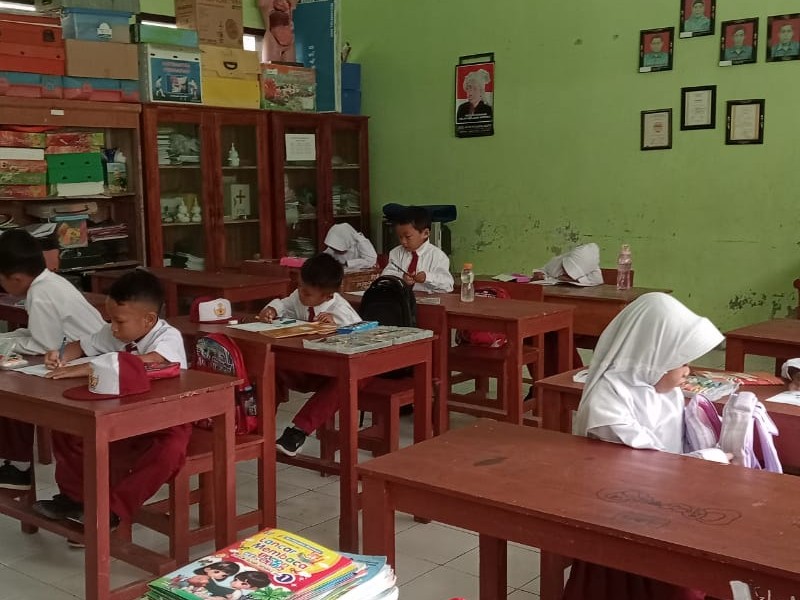 KEGIATAN MPLS (MASA PENGENALAN LINGKUNGAN SEKOLAH) YANG DI LAKUKAN OLEH LEMBAGA SDN TELEMPONG TAHUN AJARAN BARU 2025/ 2026